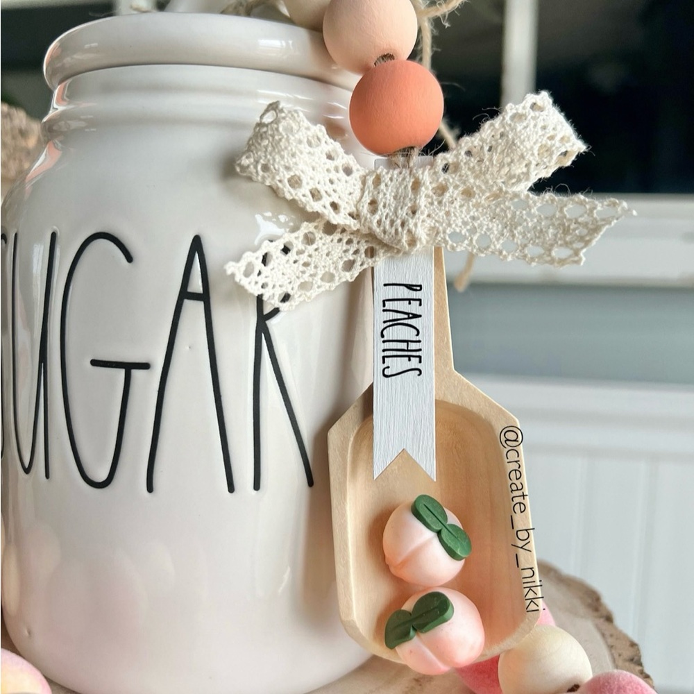 Wooden Scoop with Peaches Decor